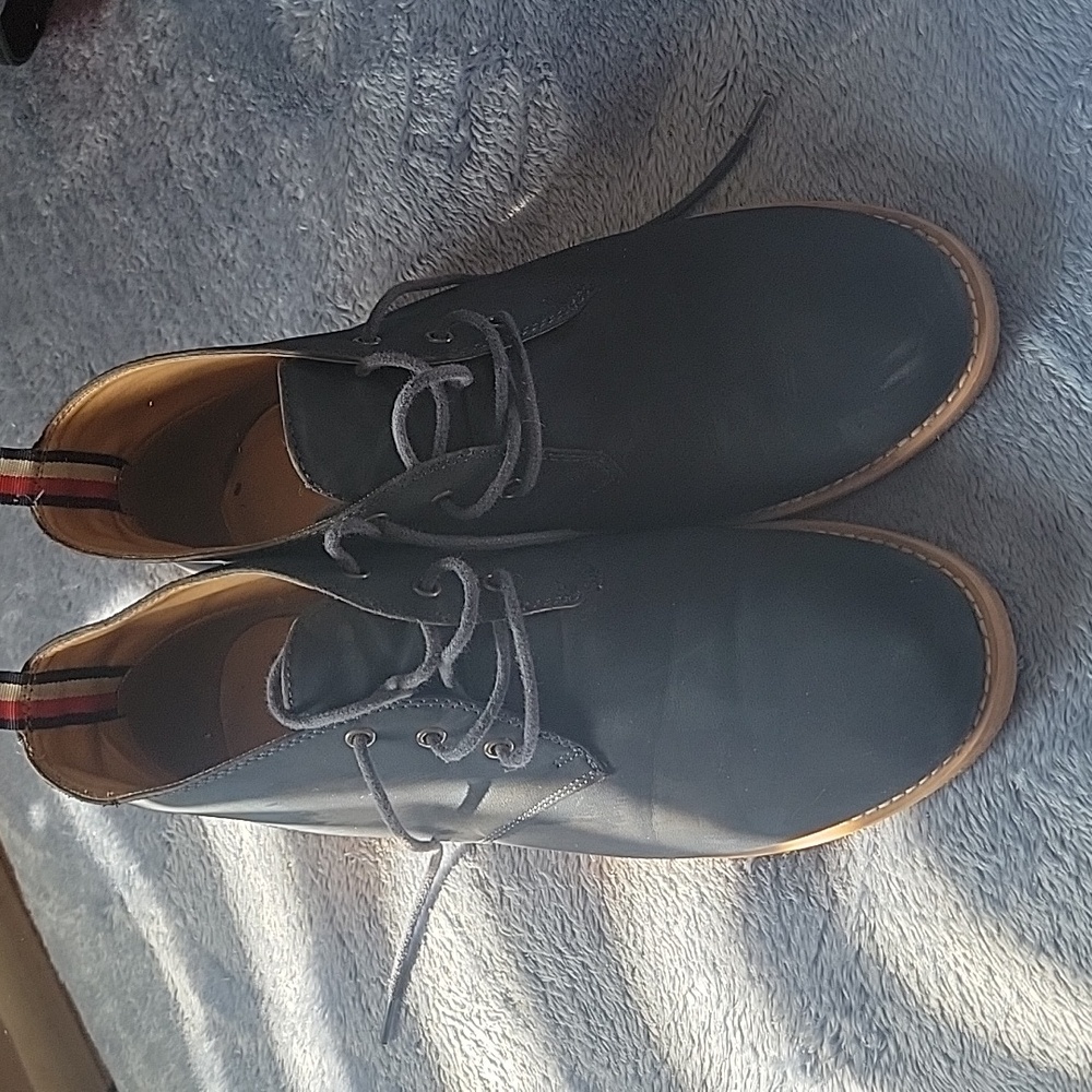 Casual dress shoes